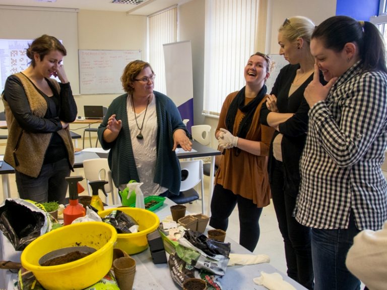 Ingė Auželienė kursuose "Modernus sodas ir daržas". Nuotr. aut. Linas Bielinis.