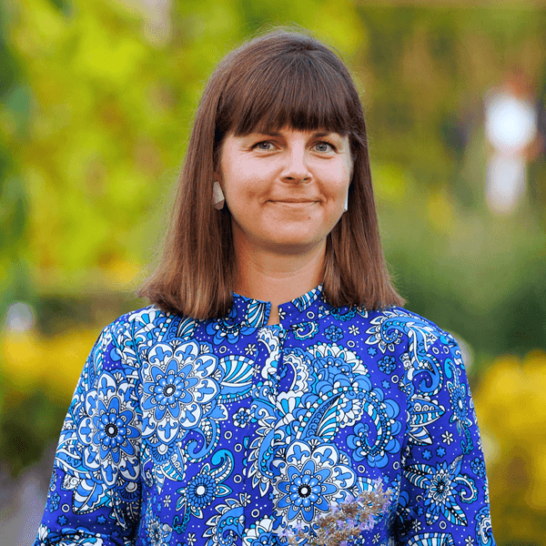 Evely Ustav estė sodu dizainere