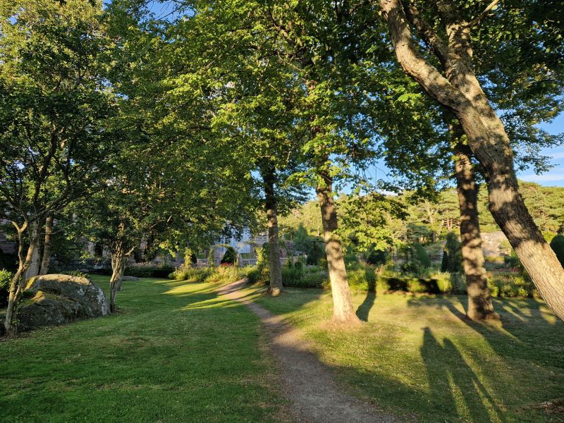 Kelionė po Tjolöholm pilies sodus Švedijoje
