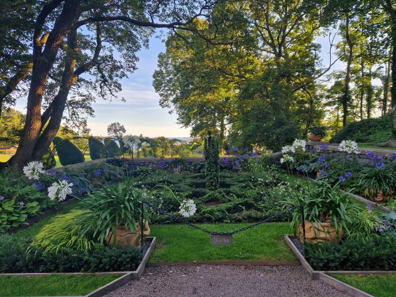 Sode apstu vietų, kurios kviečia sustoti ir mėgautis